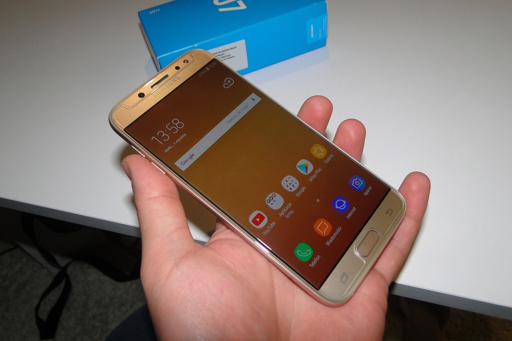 samsung galaxy j30