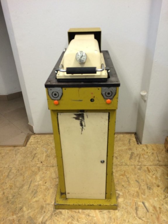 Prasa do klejenia spodów Sazavan Z810 obuwnicze