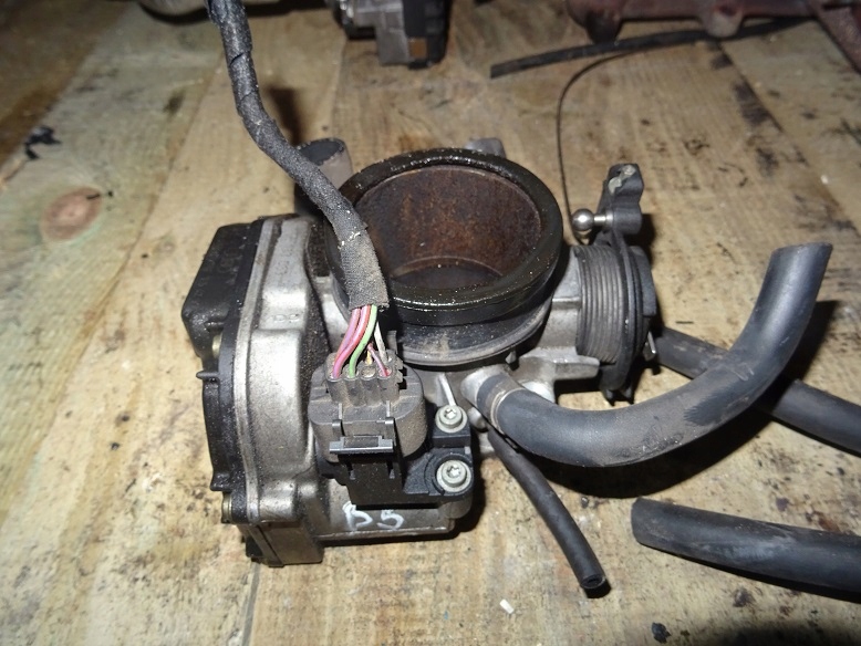 Przepustnica vw passat b5 1.6 1.8 058133063H VDO.