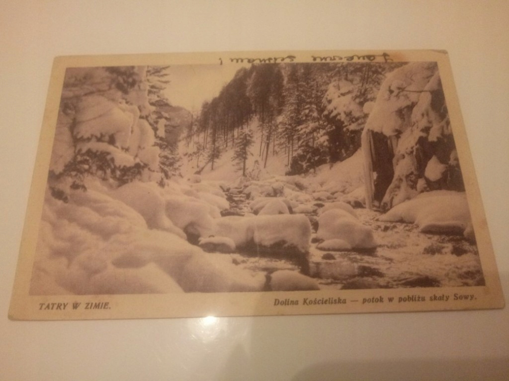 Tatry w zimie. Dolina Kościeliska-potok skała Sowa