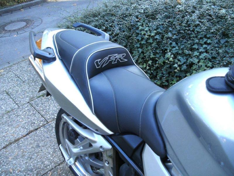 przeróbka siedzenia HONDA VFR 800 V-TEC