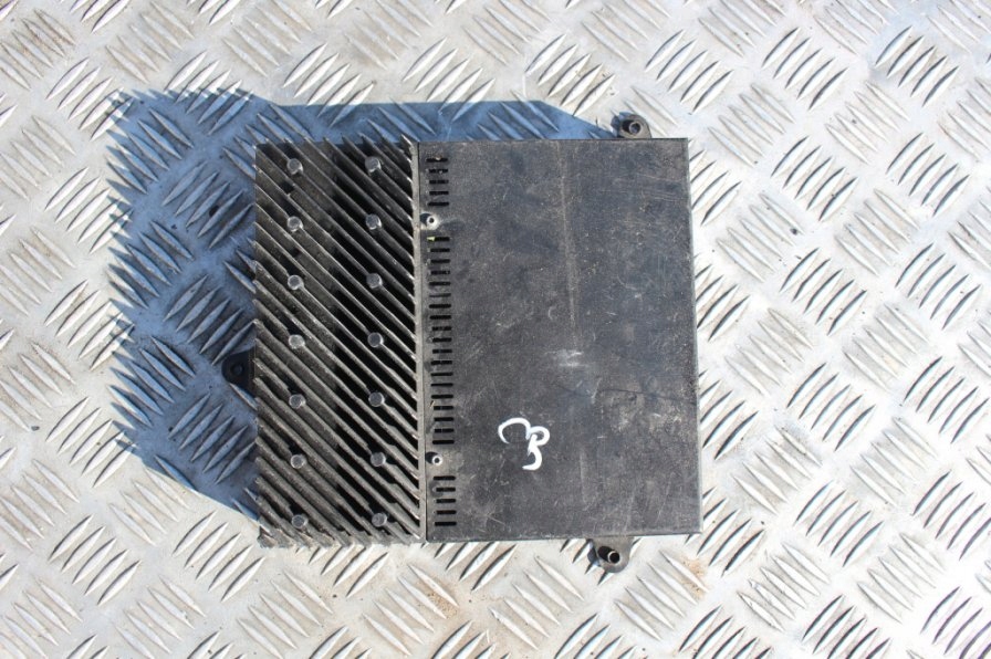 WZMACNIACZ HIFI AUDIO BMW E31 840 850 8362438