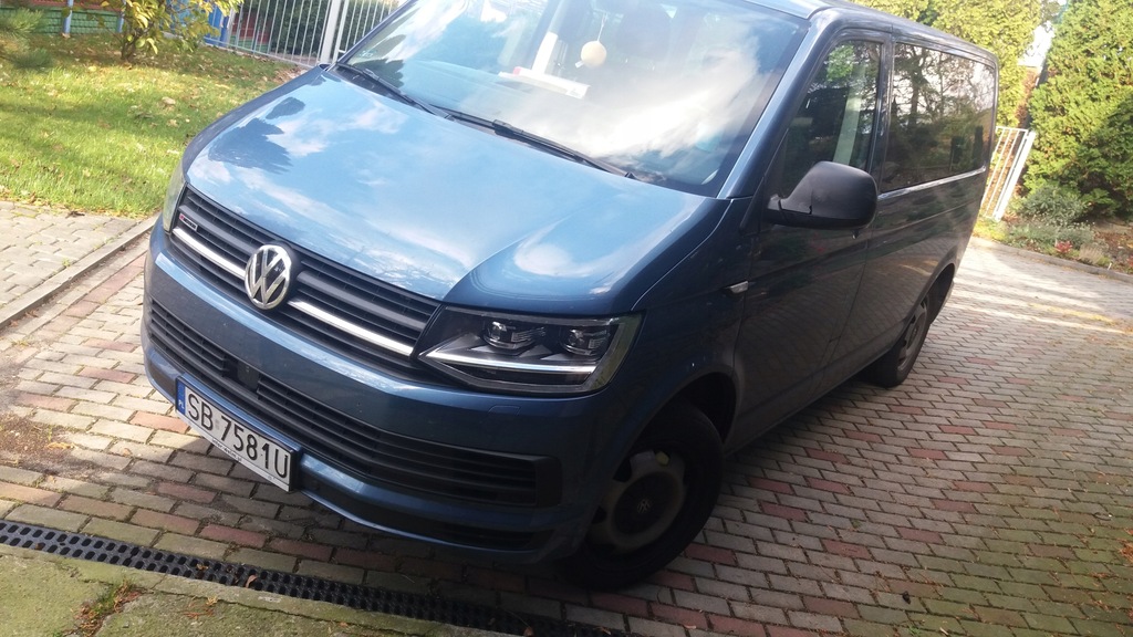 samochod osobowy volkswagen 7 osobowy multiwan