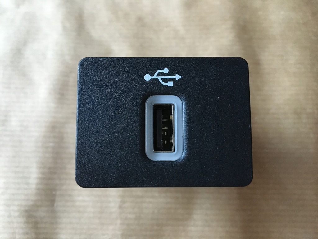 Port USB Media HUB Ford SYNC 3 HS7T14F014AC 7697391256 oficjalne