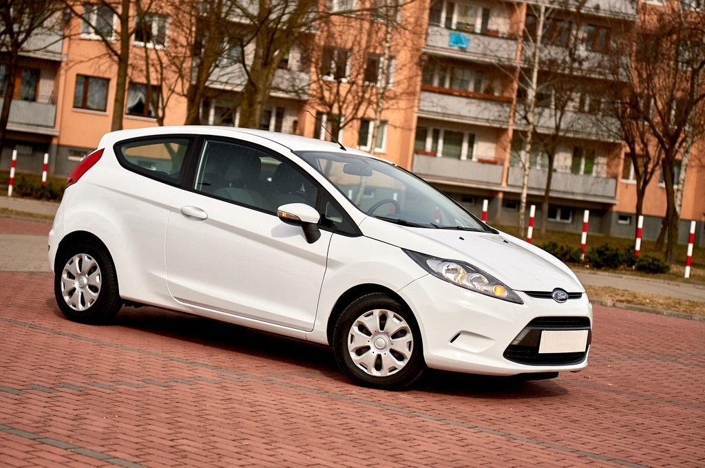 ALPINWEISS - BIAŁY FORD FIESTA 1.6 TDCI 90PS 2010