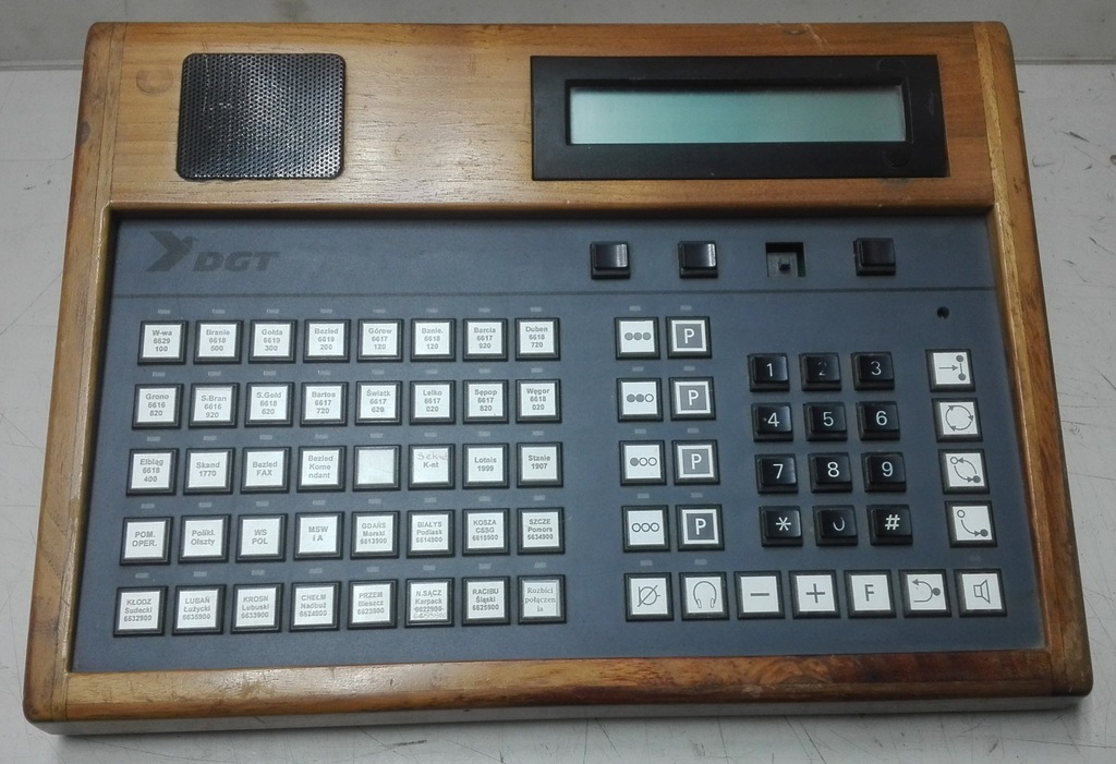 Systemowy cyfrowy aparat telefoniczny DGT 3490