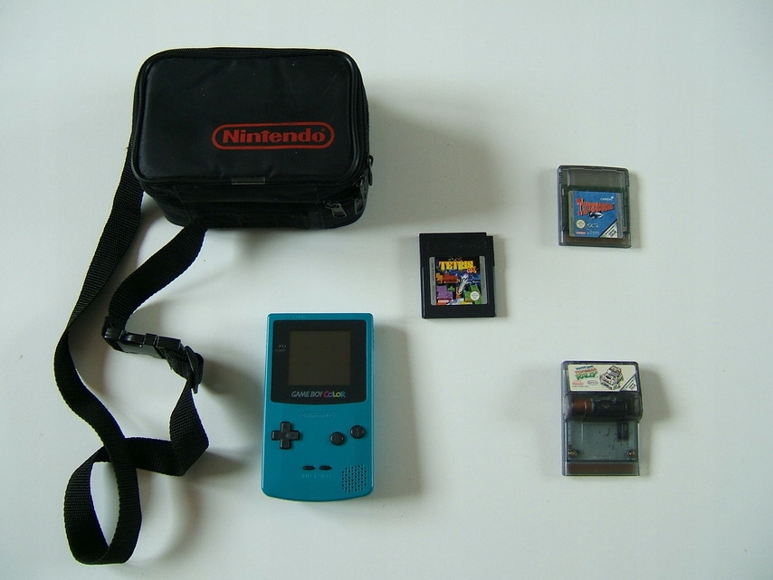 Gameboy Color konsola Nintendo z grami i futerałem