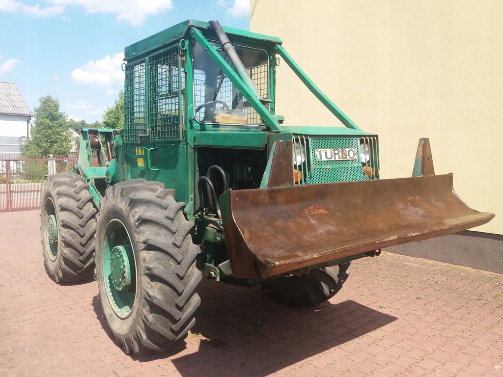 CIĄGNIK LEŚNY LKT 81 TURBO