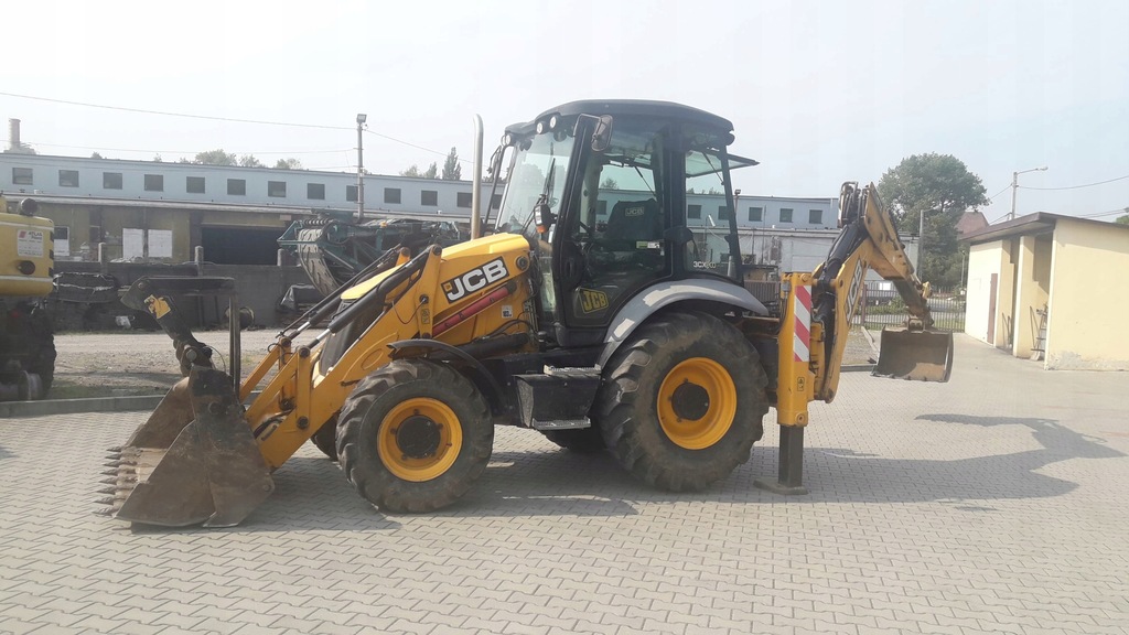 Koparko - ładowarka JCB 3CX + komplet łyżek