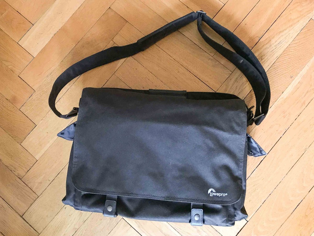 LOWEPRO URBAN Reporter 350 AW