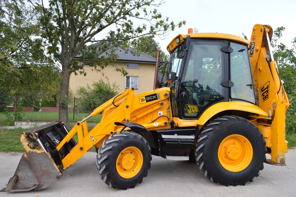 JCB 3CX CONTRACTOR *2004/05* IDEALNA!!!