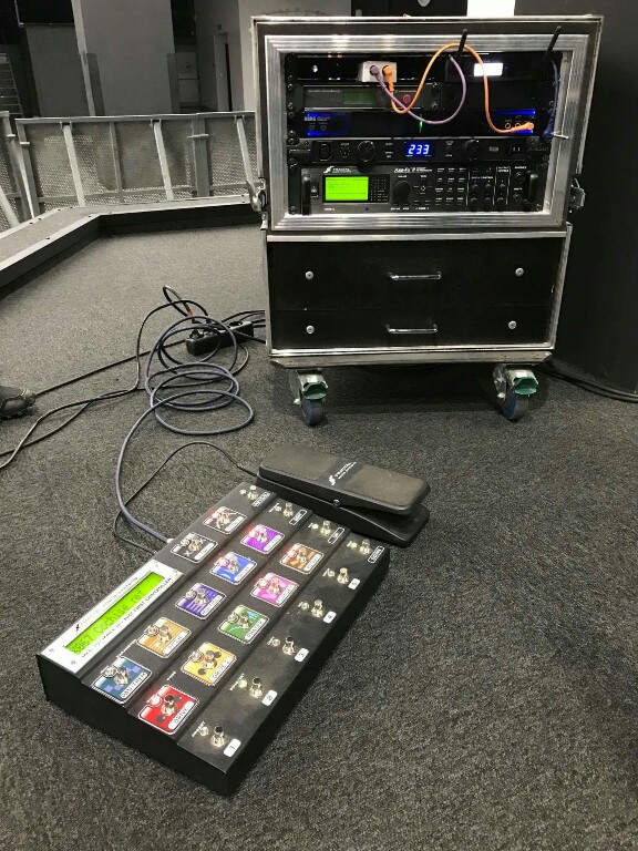 FRACTAL Axe Fx II plus MFC kontroler midi