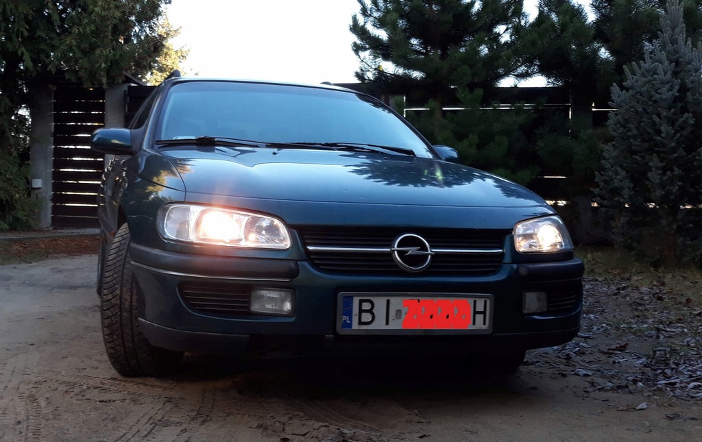 samochód osobowy opel omega