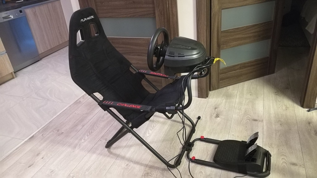 Kierownica Thrustmaster T300 RS Playseat Challenge