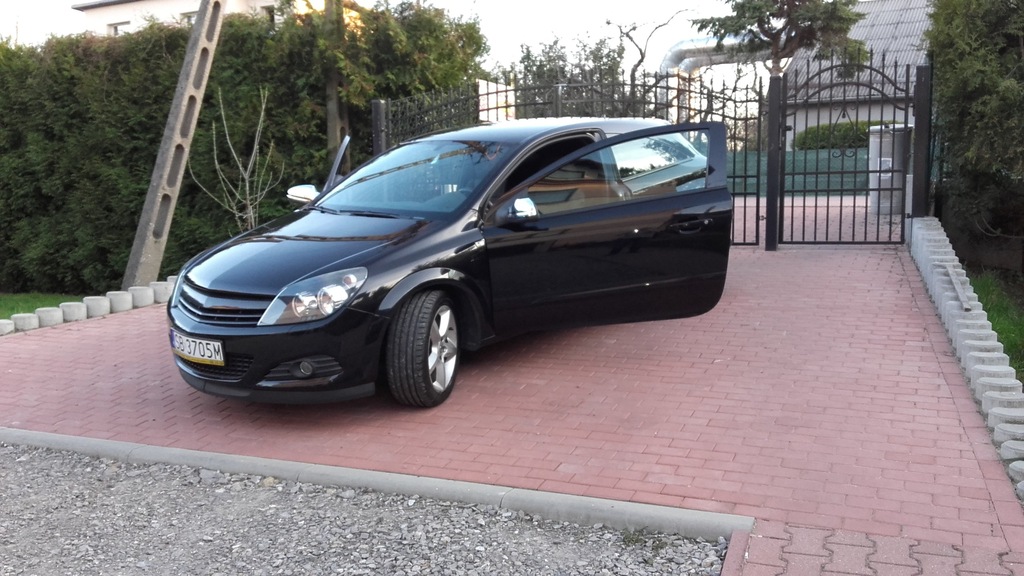 Opel ASTRA III GTC BLACK EDITION