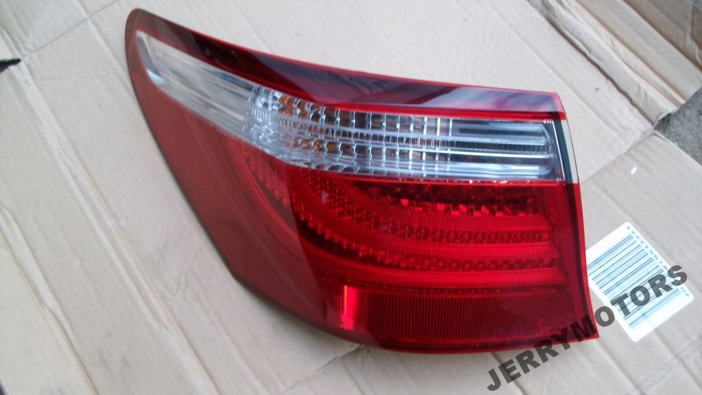 LEXUS LS460 LS600 LS 460 600 LAMPA TYLNA W BŁOTNIK - 6208586508 - oficjalne  archiwum Allegro