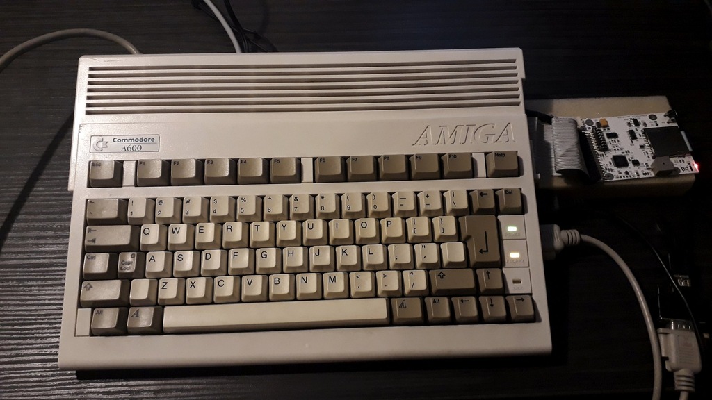 Amiga 600 + Lotharek SD HxC Floppy Emulator
