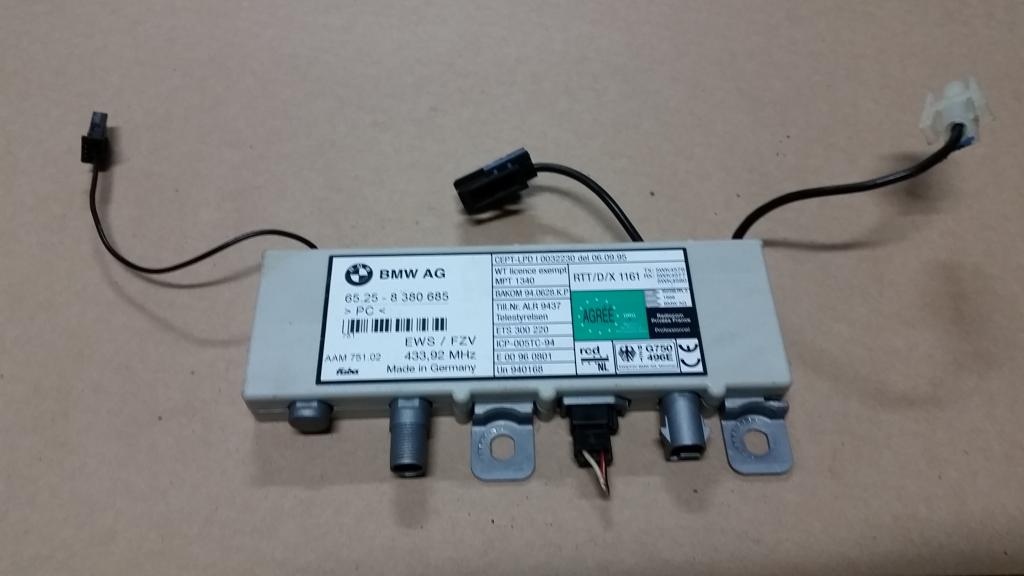 WZMACNIACZ ANTENOWY ANTENY BMW E39 8380685