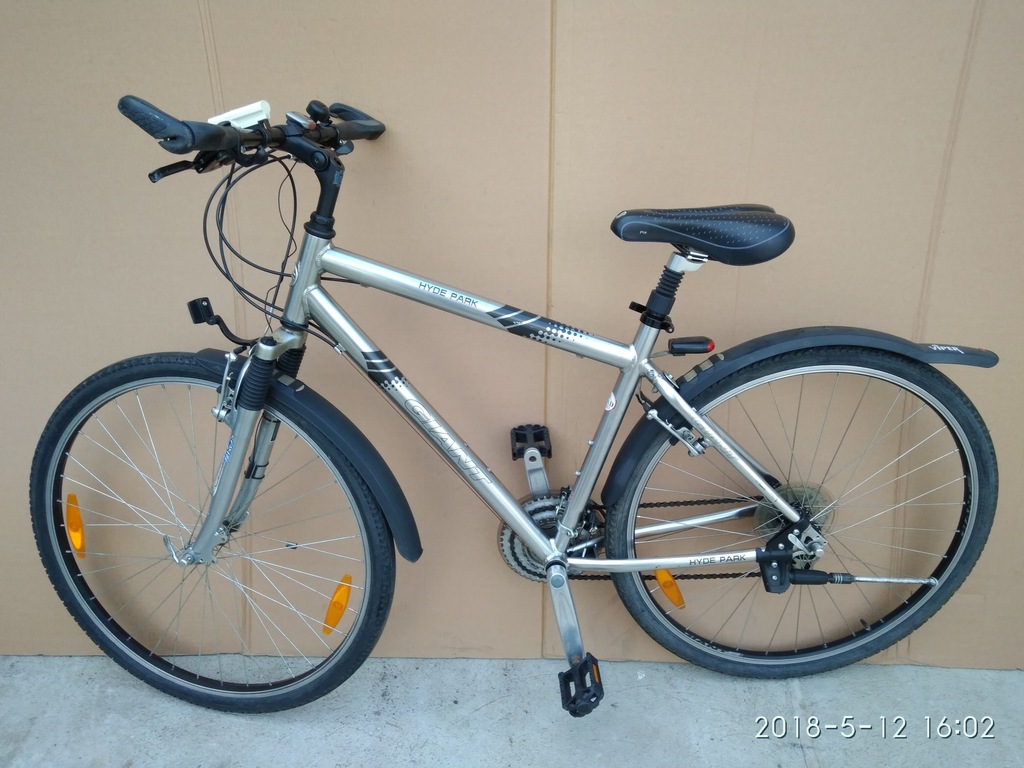 giant hyde park bike