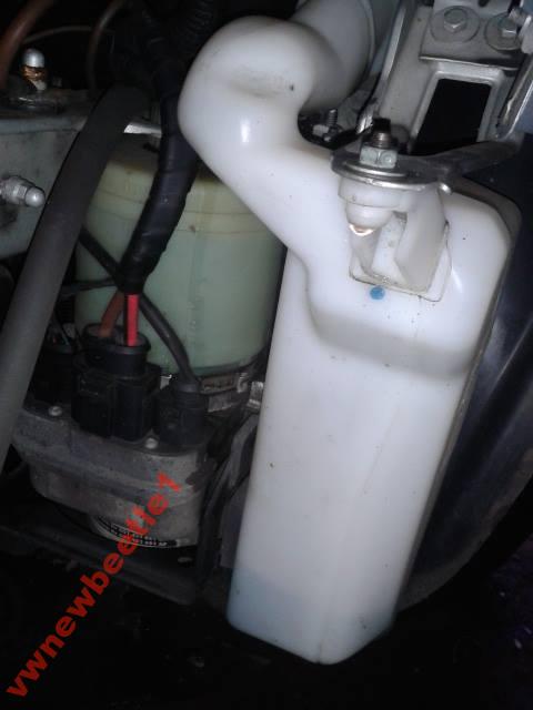VW FOX ZBIORNICZEK SPRYSKIWACZY POMPKA KOMPLET