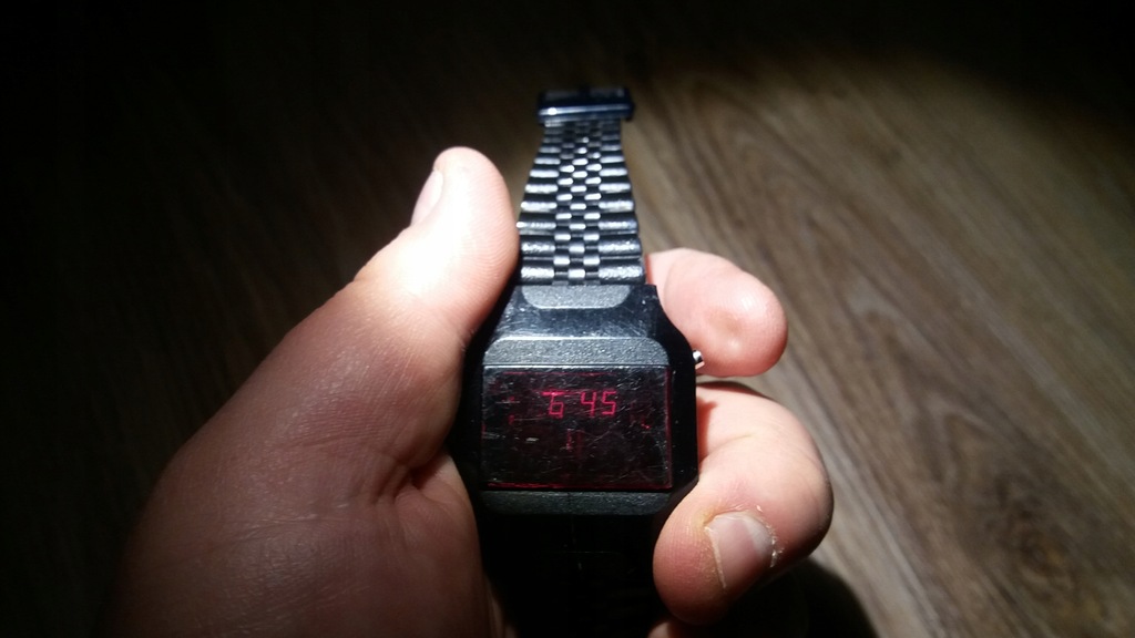 Zegarek LED Unitra Warel DW-2005P PRL