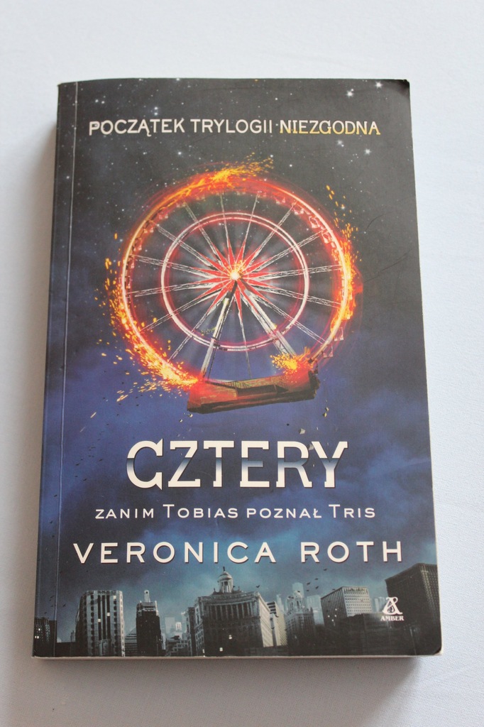 Książka Trylogia Niezgodna Veronica Roth Cztery