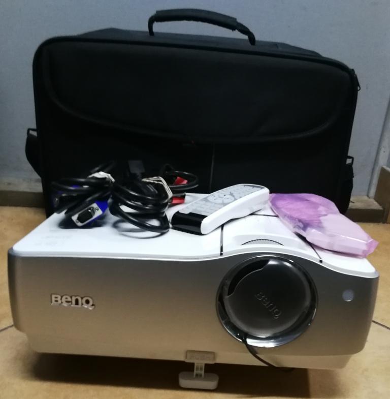 PROJEKTOR BENQ W1100 + ETUI,PILOT,KABEL