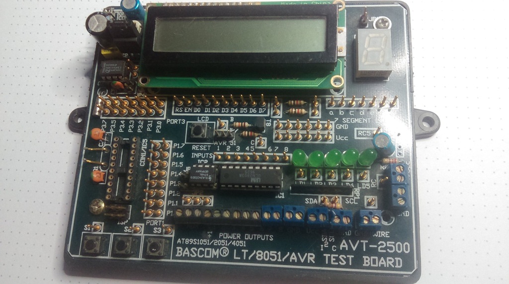 Płytka testowa do kursu BASCOM 8051, AVT2500