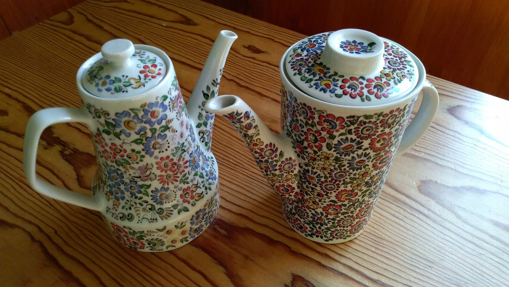 Porcelana Opolska, dwa dzbanki, 1975 rok
