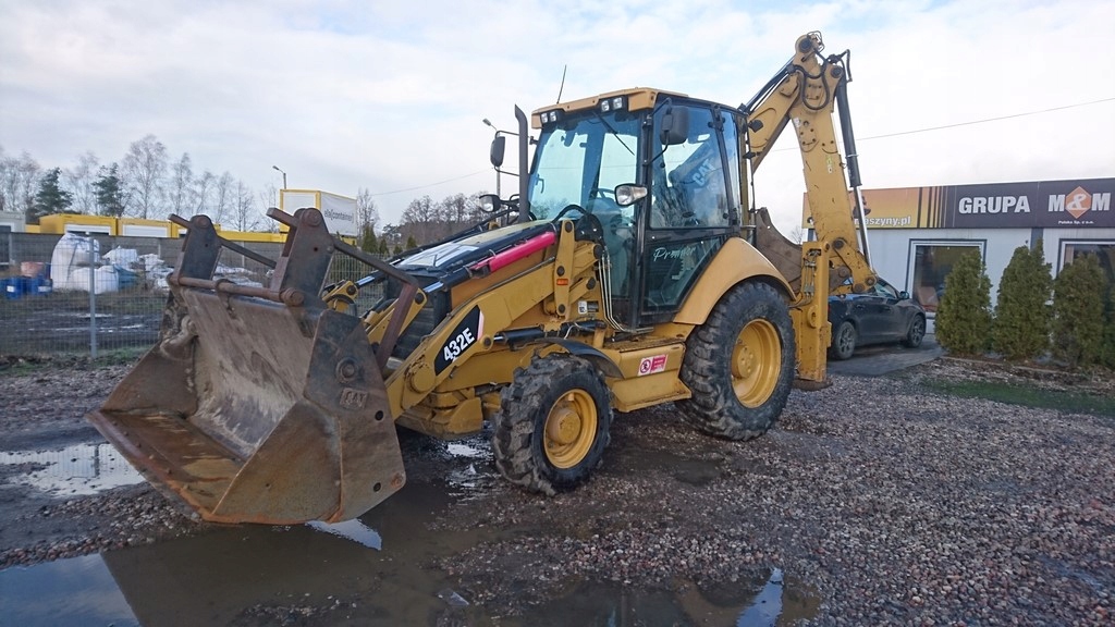CATERPILLAR 432 E PREMIER. Cena netto: 157 500 z