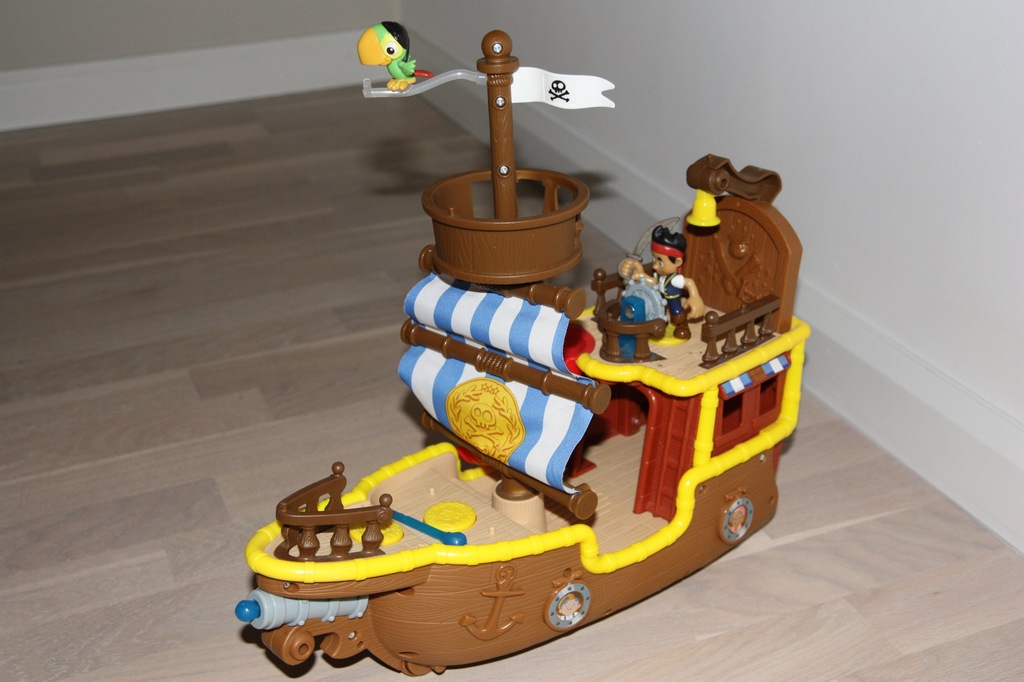 FISHER PRICE STATEK JAKE I PIRACI Z NIBYLANDII