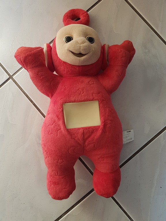 TOMY Teletubbies- czerwony, włącza się