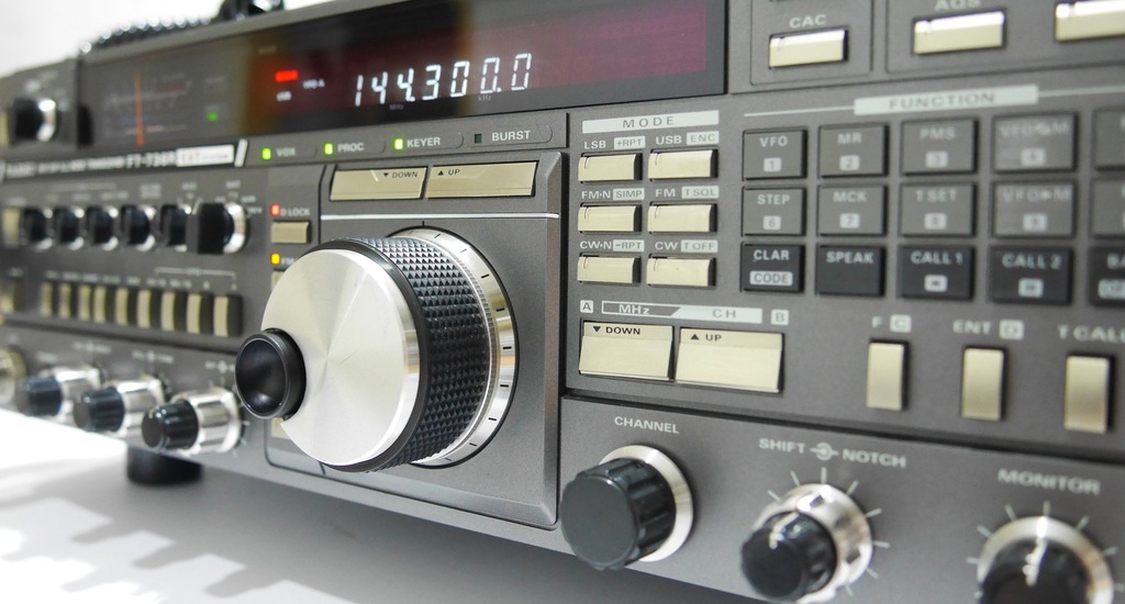 YAESU FT-736R 144/430/1200 MHz ***SAT*** FM/SSB/CW