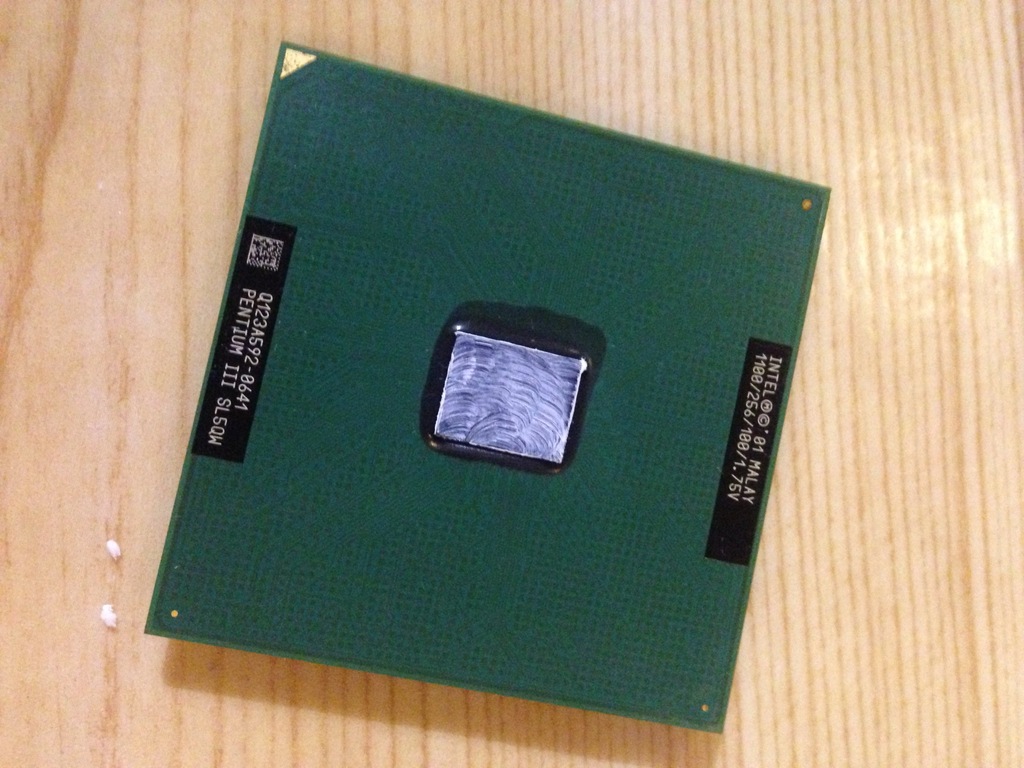 特別価格Intel rb80526pz001256 ペンティアム III 1 GHz 133 FSB 256