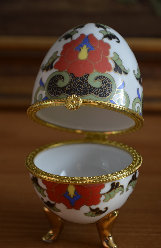 SZKATUŁKA JAJO PORCELANOWE JAJKO