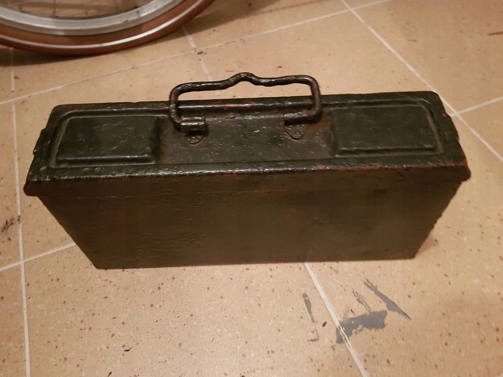 Niemiecka skrzynka na amunicję do MG 34 i MG 42