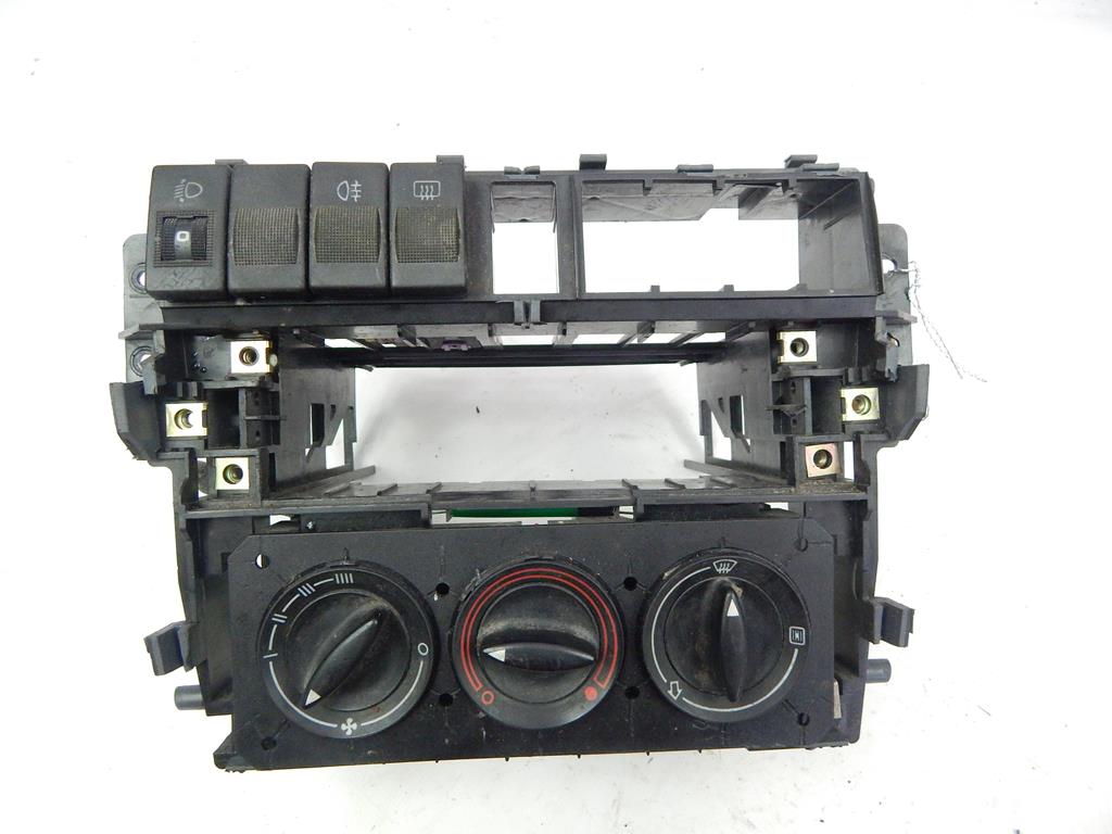Audi A4 B5 94r KONSOLA PANEL STEROWANIA NAWIEWEM