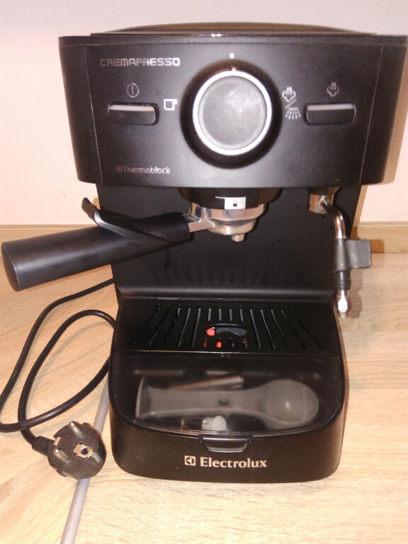 Ekspres ciśnieniowy Electrolux EEA 250