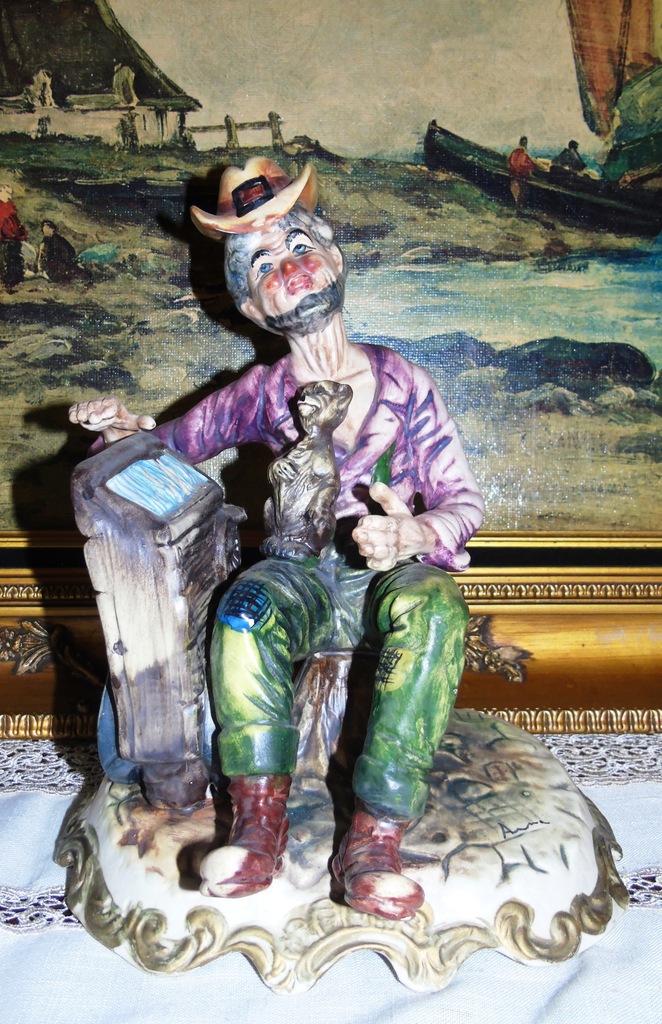 WIELKA FIGURKA PORCELANA sygnatura KORONA I N