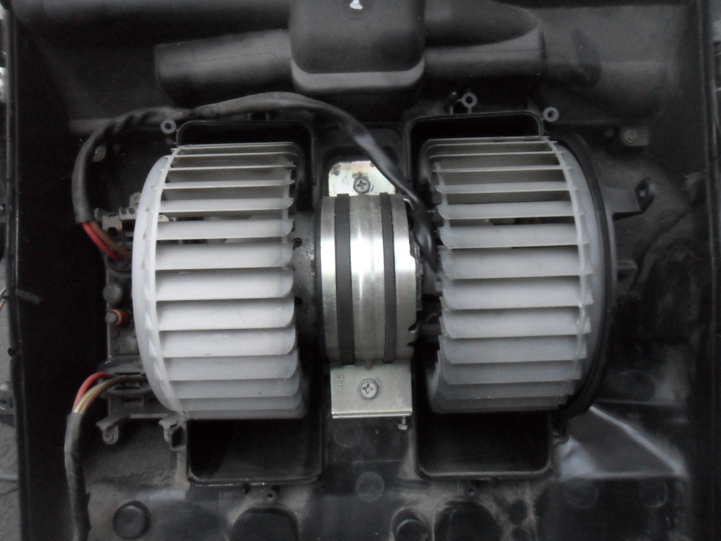 AUDI A8 D3 WENTYLATOR DMUCHAWY NAGRZEWNICY