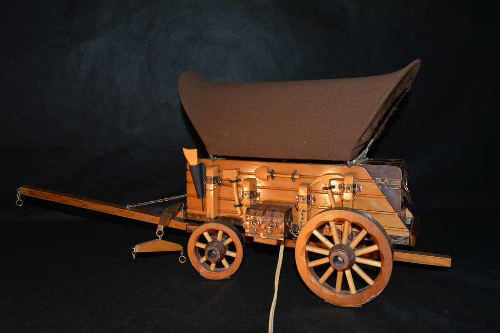 Ciekawa lampka dyliżans wóz drzymały 67cm.