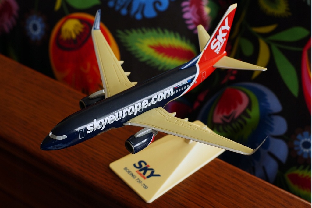 SkyEurope Boeing 737-700 skala 1:200