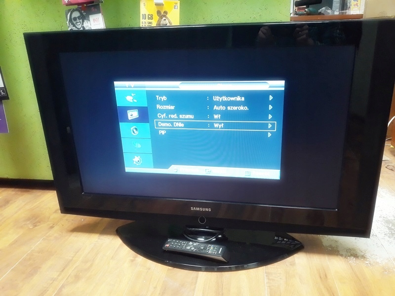 TELEWIZOR SAMSUNG 37 CALI LE37S62B LCD + PILOT