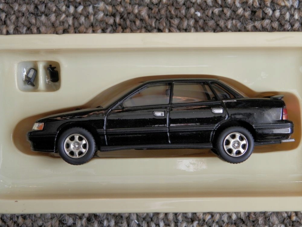 SUBARU LEGACY RS TURBO MK1 VANGUARDS 1:43 BOX