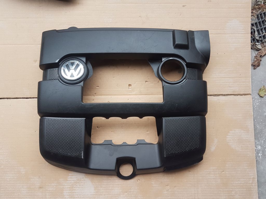 OSŁONA POKRYWA NA SILNIK VW GOLF V 1.6 MPI BENZYNA