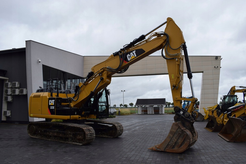 Caterpillar 323EL *2013r* *6200mtg* *3x łamany*