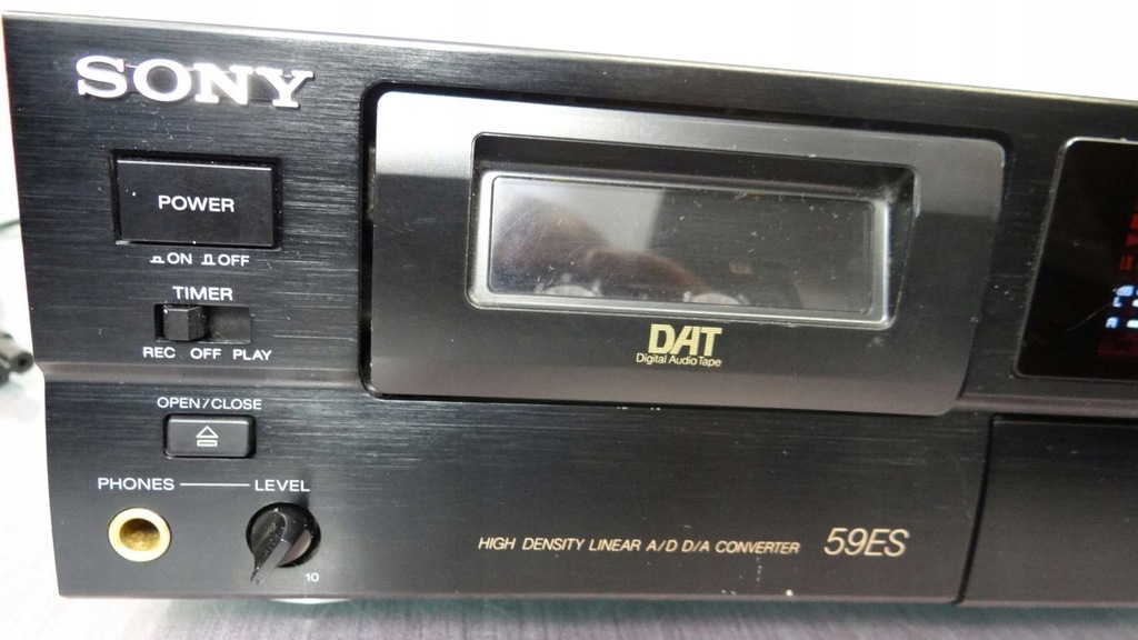 SONY DTC-59ES / MAGNETOFON CYFROWY DAT / USZKODZON