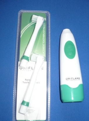 Elektryczna szczoteczka do zębów firmy Oriflame