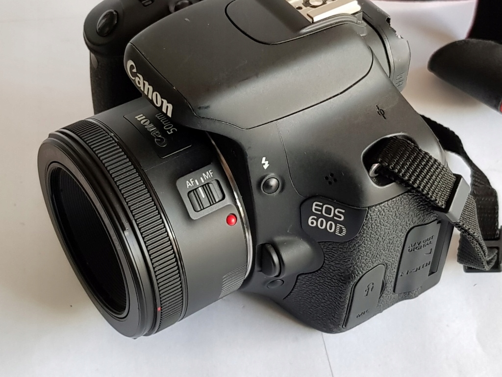 CANON EOS 600D + CANON EF 50MM 11.8 STM ZADBANY 7654659553