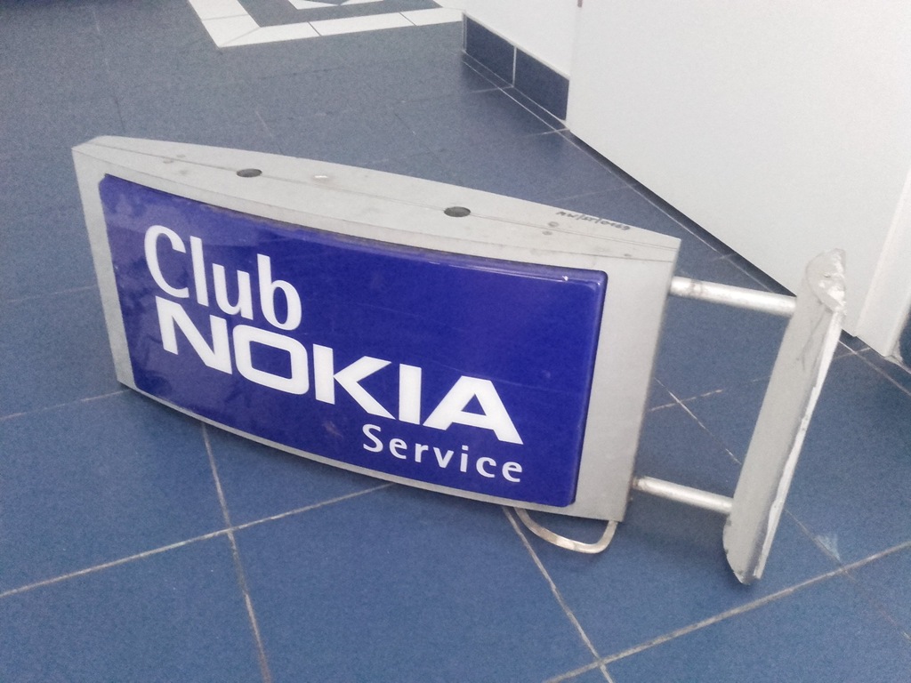 Szyld neon reklama podświetlana Club Nokia Serwis
